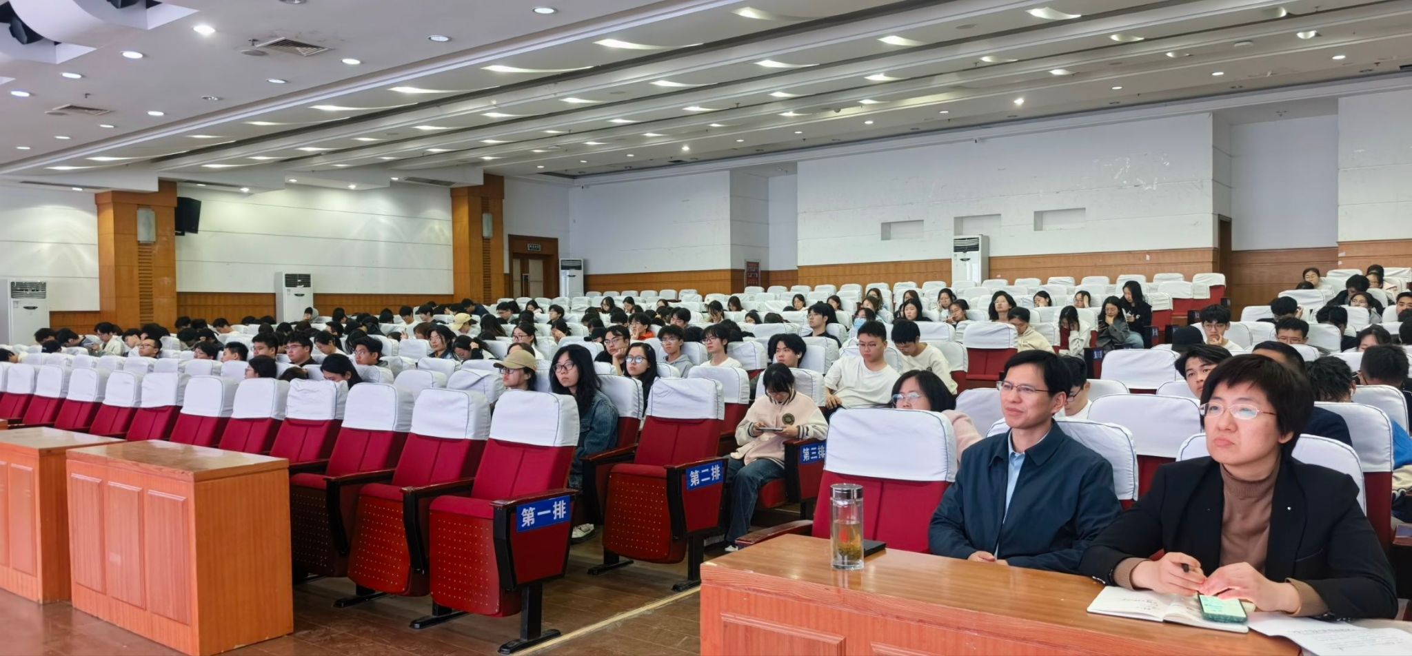 青春创新创业论坛|数学科学学院举办全国大学生统计建模作品核心要素与应对策略讲座